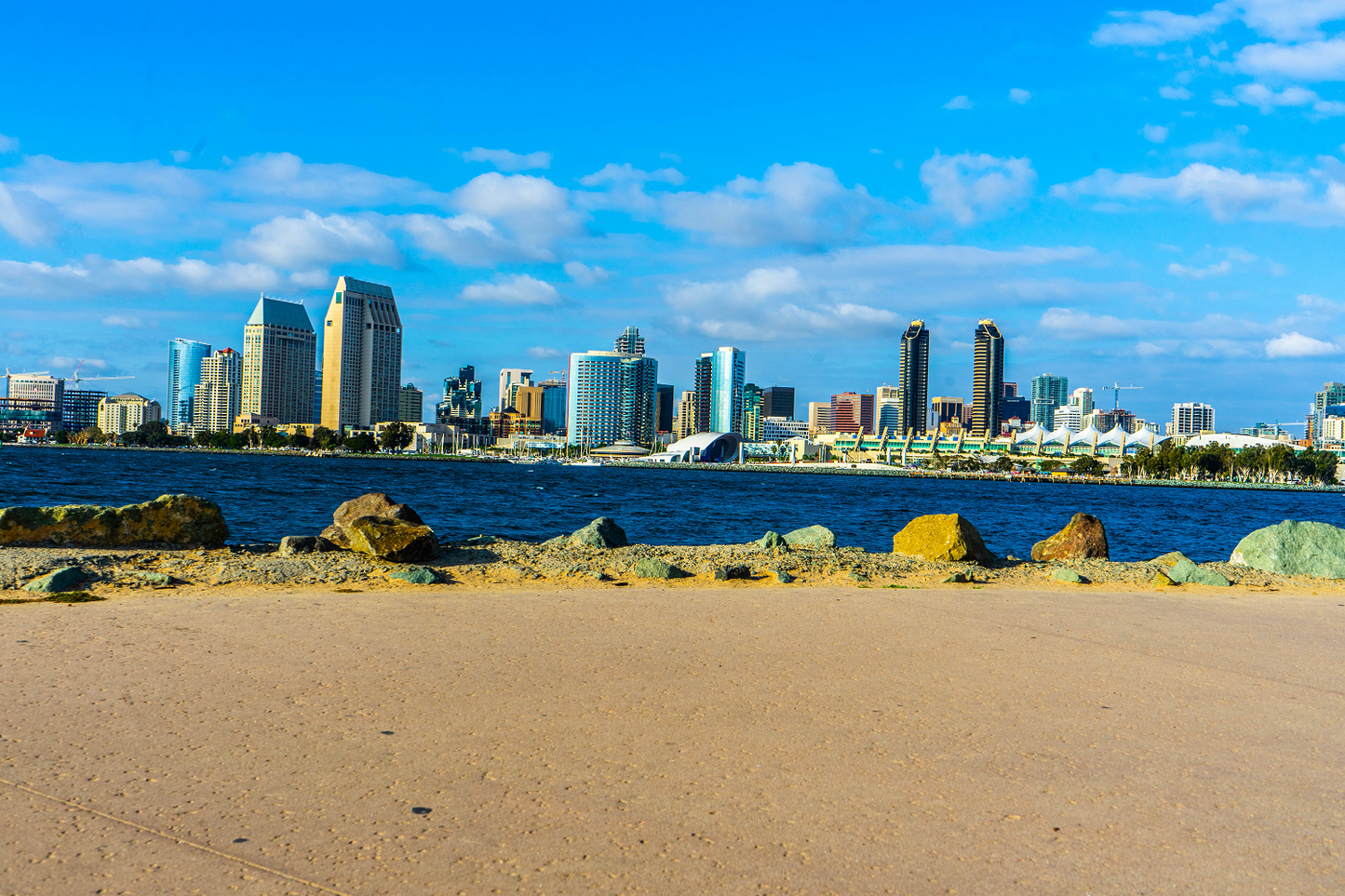 Sky Meets the City – Clear and Bold