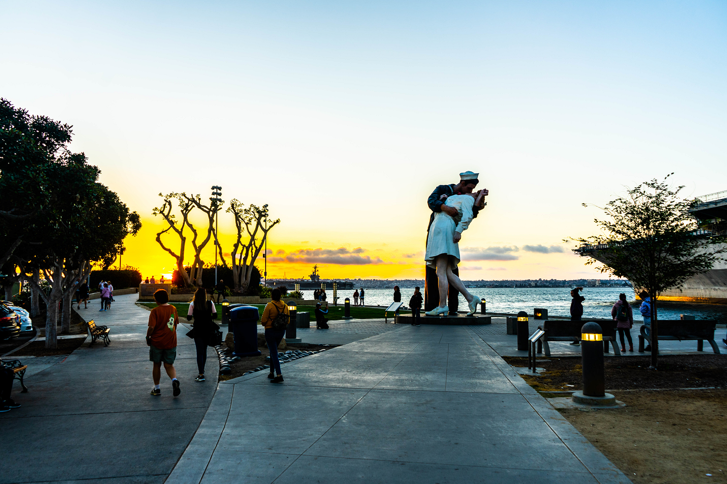 Unconditional Surrender Statue – Sailor’s Kiss