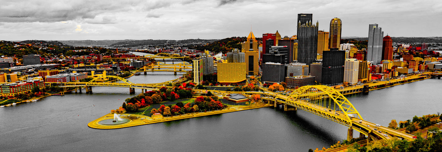 Pittsburgh Panoramic Fall 2022 02 Black / White