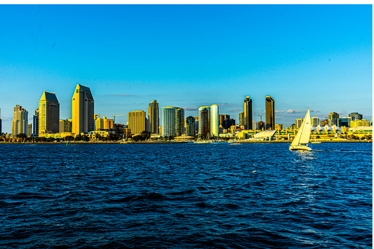 Sky Meets the City – Clear and Bold