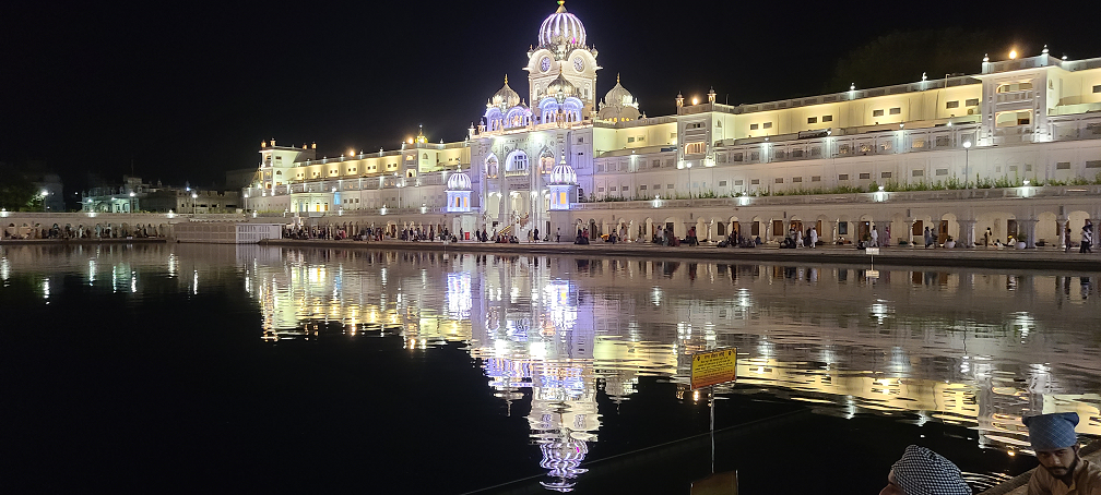 Golden Temple, Amritsar – Nighttime Brilliance