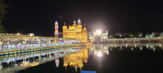 Golden Temple – Lights Over Water