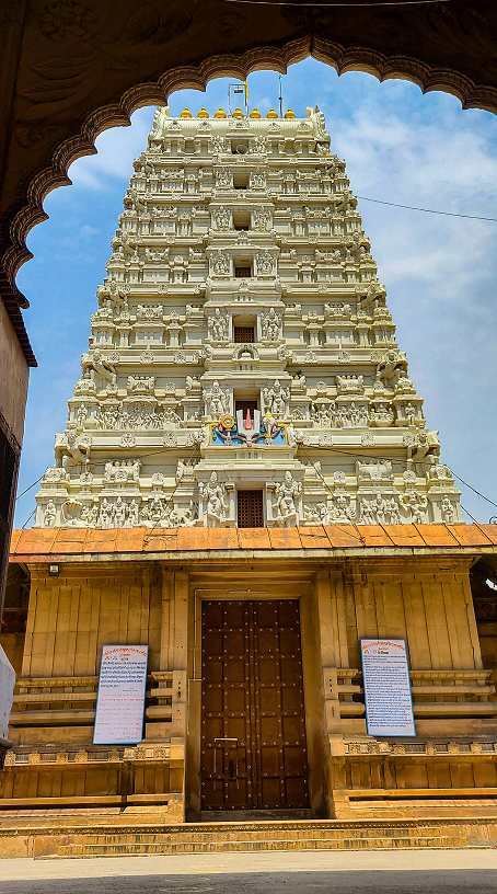 Shri Rang Ji Temple, Vrindavan – Timeless South Indian Grandeur